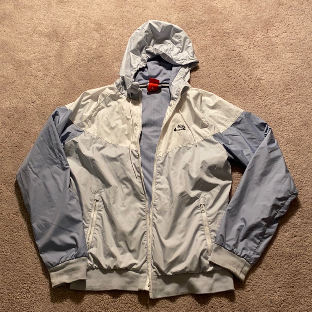 Nike Zip Up w Hood, Drawstrings, and Zip Pockets